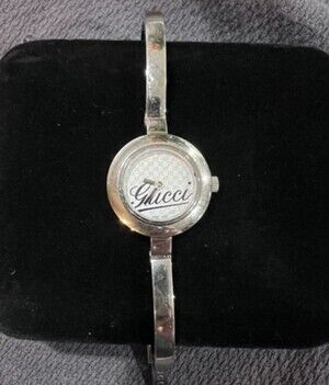 Authentic Gucci Women’s Bangle Watch Model 105 Ladies ETA Swiss Mov.